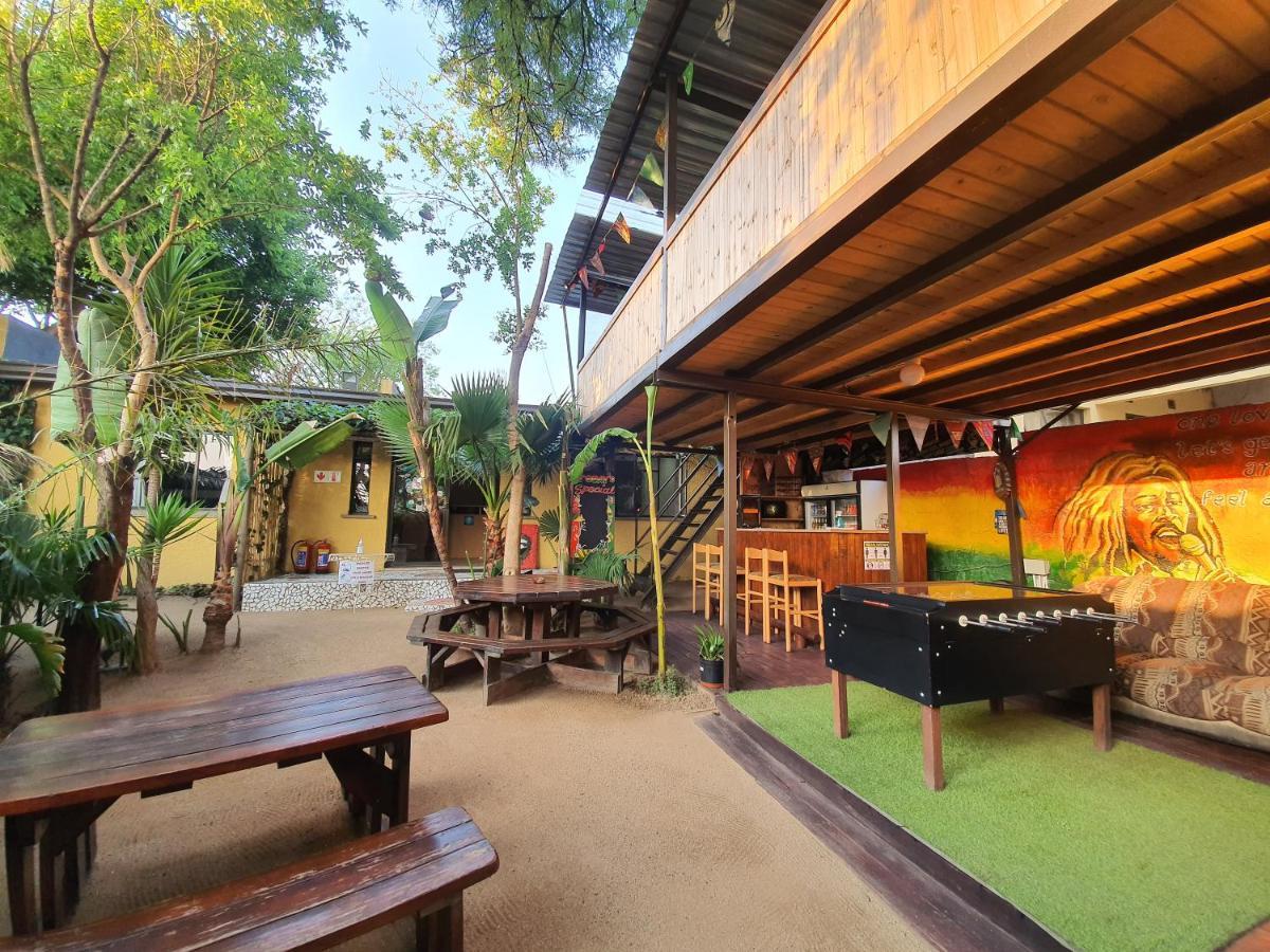 Lebo'S Soweto Backpackers Hostel Eksteriør bilde