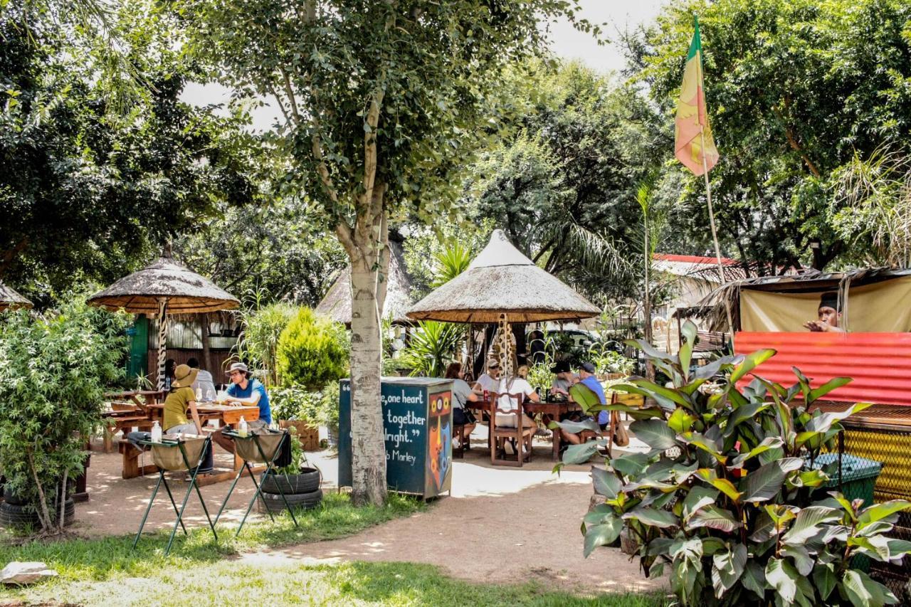 Lebo'S Soweto Backpackers Hostel Eksteriør bilde