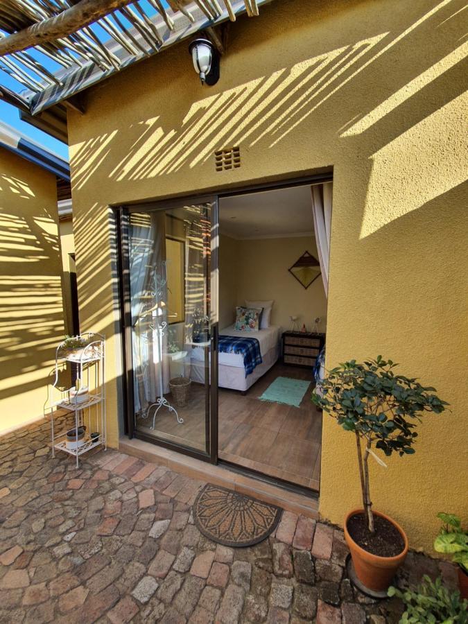 Lebo'S Soweto Backpackers Hostel Eksteriør bilde