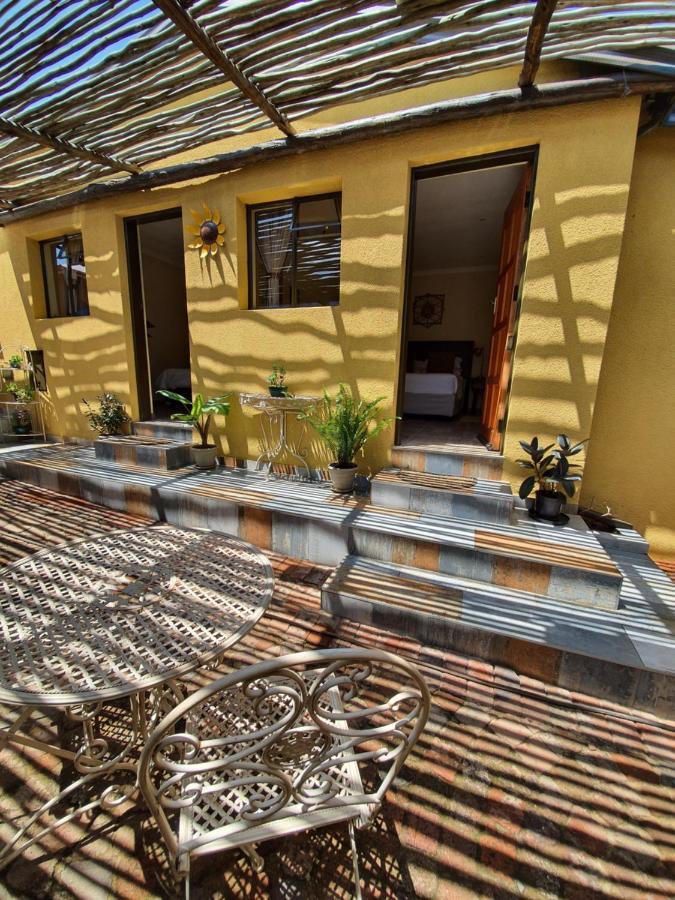 Lebo'S Soweto Backpackers Hostel Eksteriør bilde