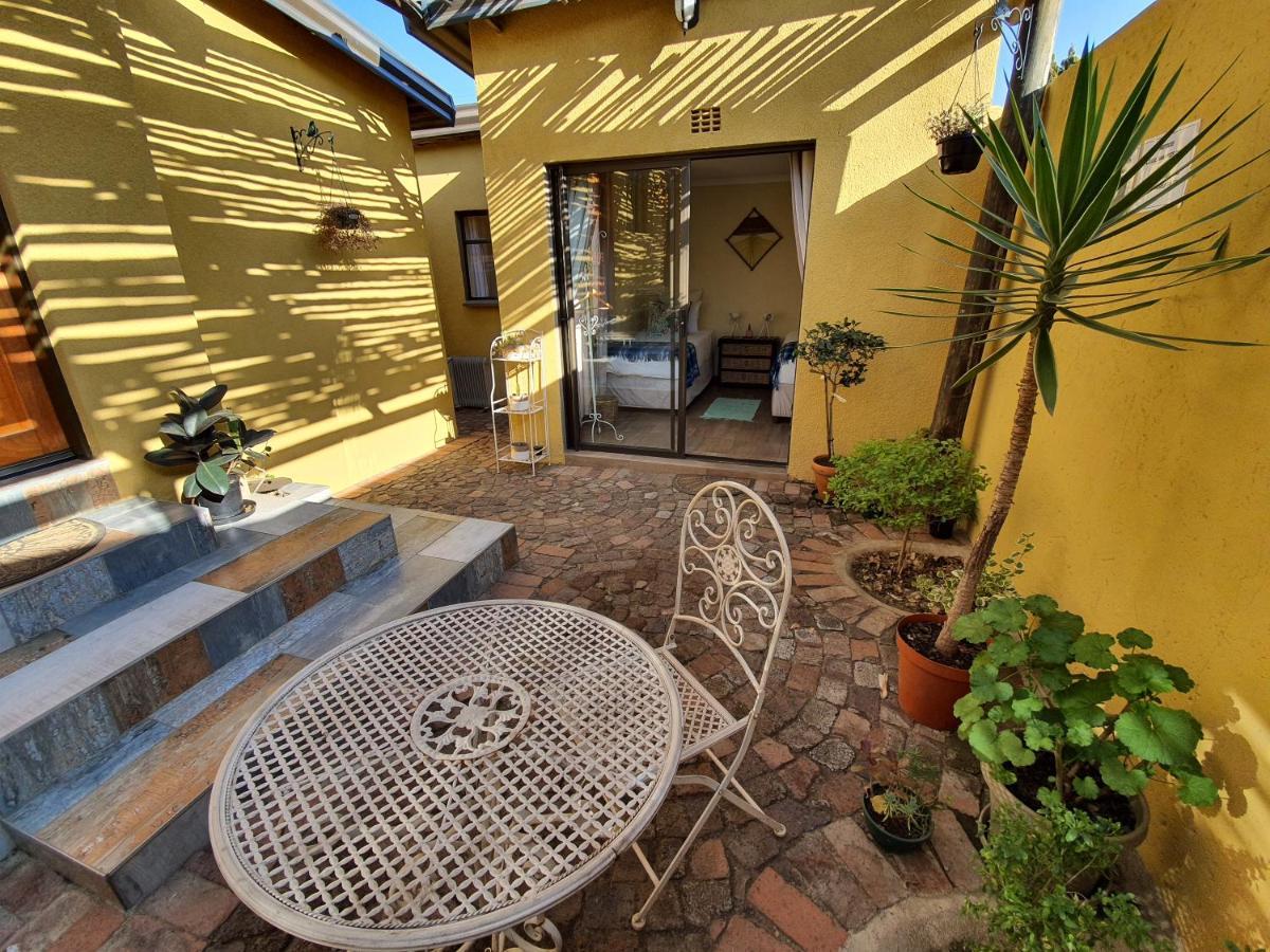 Lebo'S Soweto Backpackers Hostel Eksteriør bilde