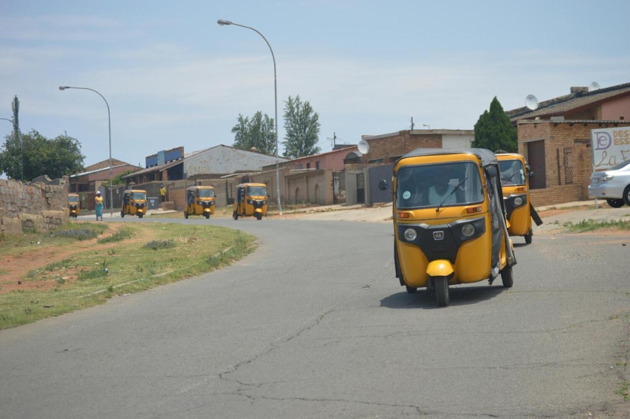 Lebo'S Soweto Backpackers Hostel Eksteriør bilde