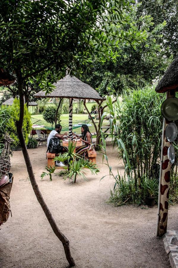 Lebo'S Soweto Backpackers Hostel Eksteriør bilde