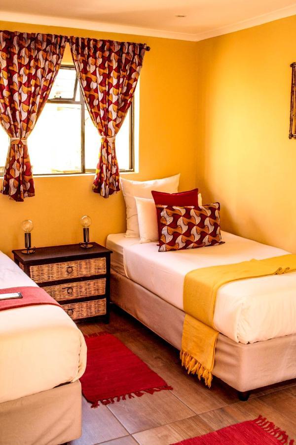 Lebo'S Soweto Backpackers Hostel Eksteriør bilde