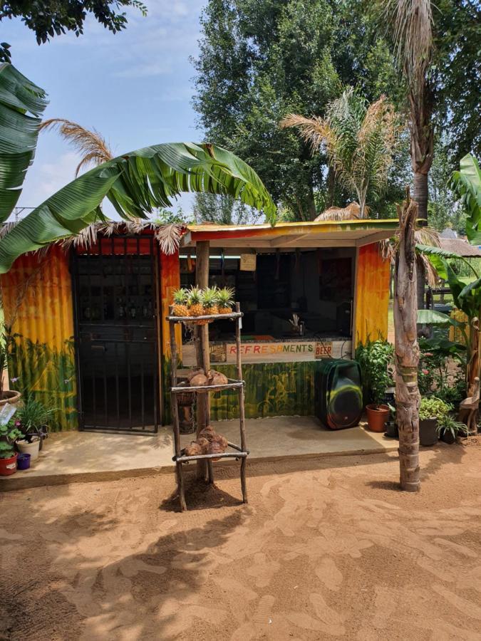 Lebo'S Soweto Backpackers Hostel Eksteriør bilde